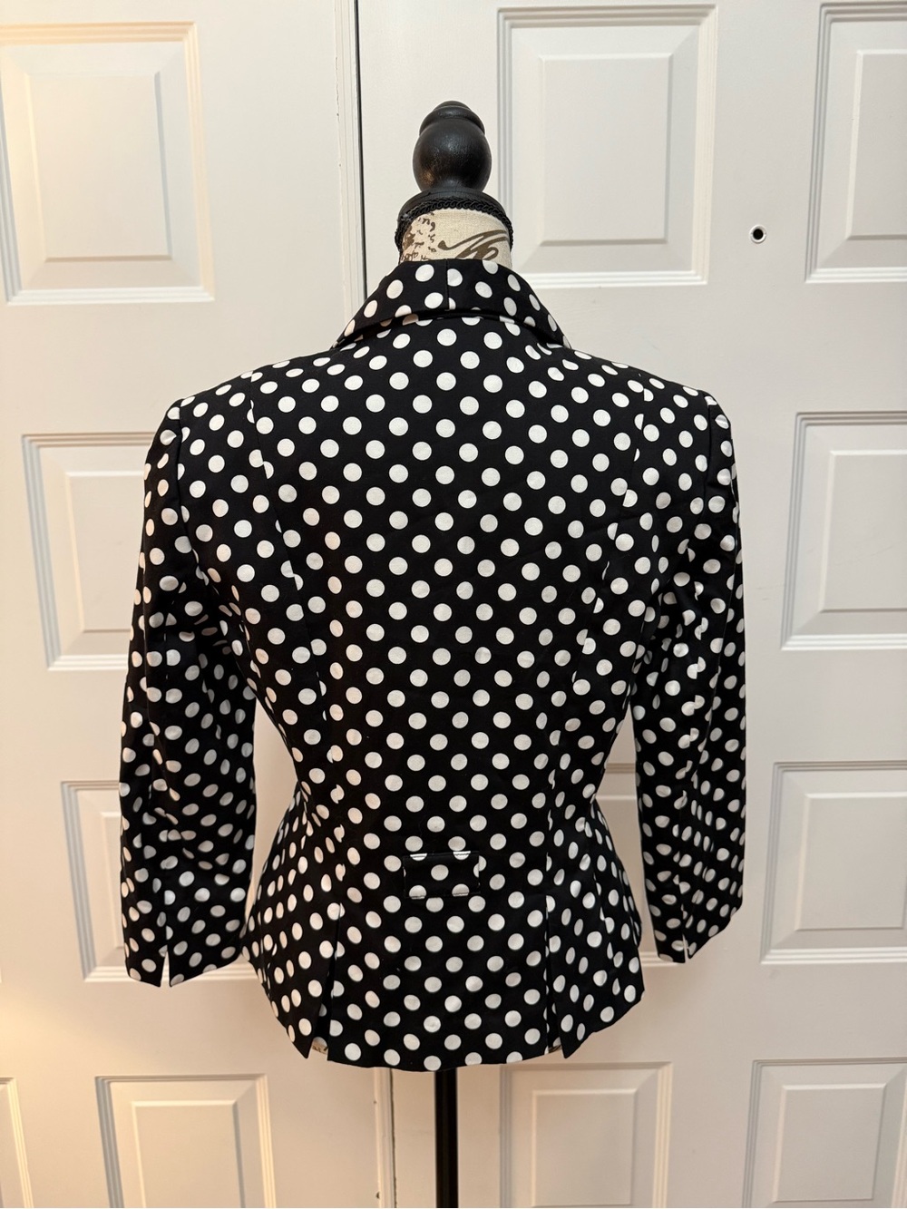 Tahari Black & White Polka Dot Tailored Blazer - Picture 2 of 12
